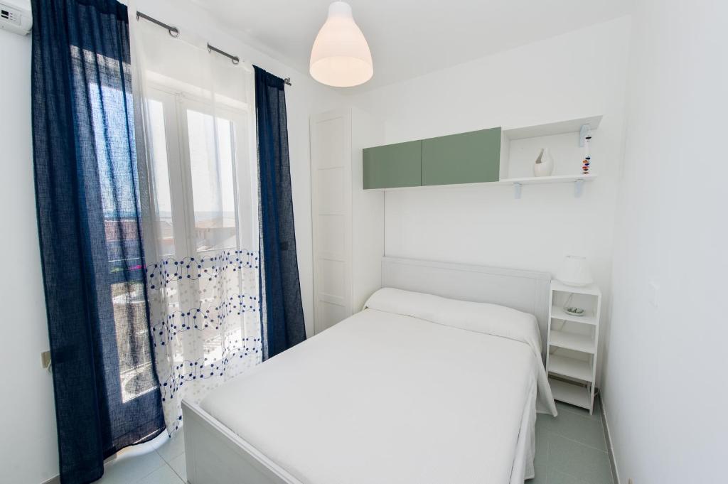 News Rooms room 6
